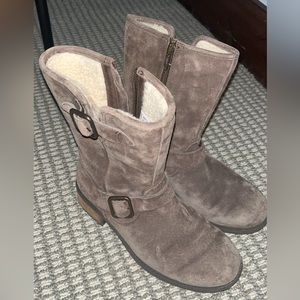 Brown Ugg fur lined boots - size 6.5 lightly worn